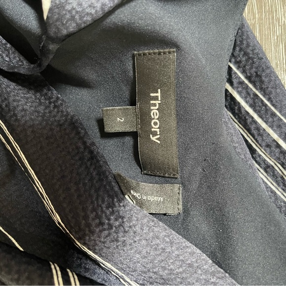 Theory Hammered 100% Silk Wrap MIDI Dress Size 2 Navy - Picture 11 of 11